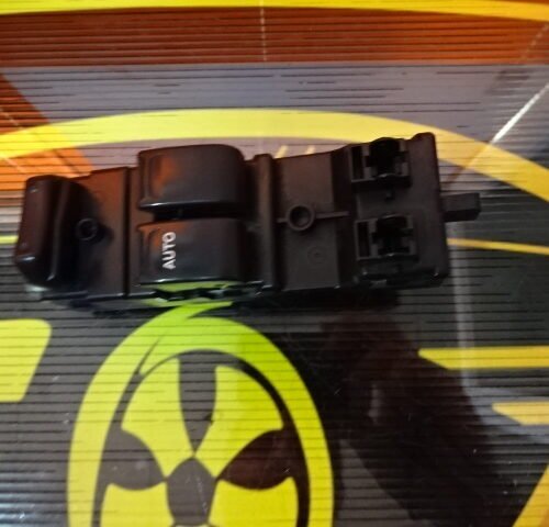 Botonera elevalunas Suzuki Ignis Wagon OMRON 3799075F0 37990-75F0 C8HS38