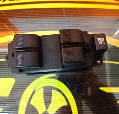 Botonera elevalunas Mazda 2 DD1066350 DD10 66 350 05074535