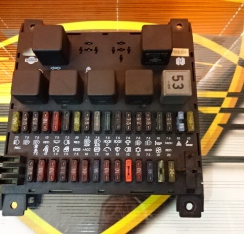 Caja de fusibles Nissan 24063-D6200 24063D6200