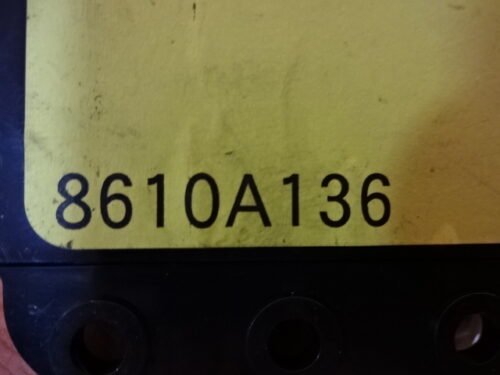 Centralita  Control unit MITSUBISHI 8610A136