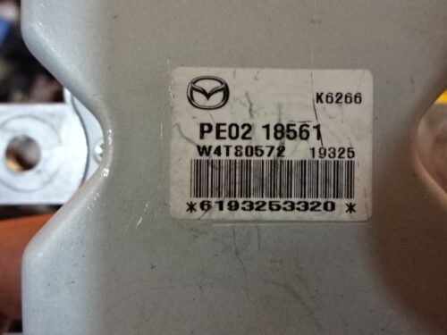 Centralita  Mazda 3 PE0218561 PE02 18561 K6266 W4T80572