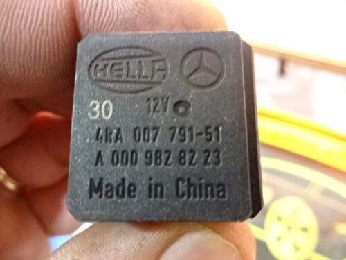 Relé  Rele Mercedes A0009828223 4RA007791-51