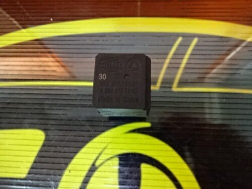 Relé  Rele Mercedes A0009828223 4RA007791-51