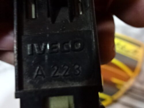 Interruptor de emergencia Hazard switch IVECO A223