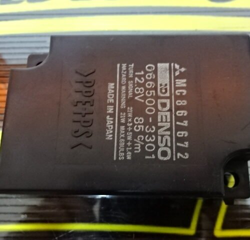Unidad de control Mitsubishi Canter MC867672 DENSO 066500-3301