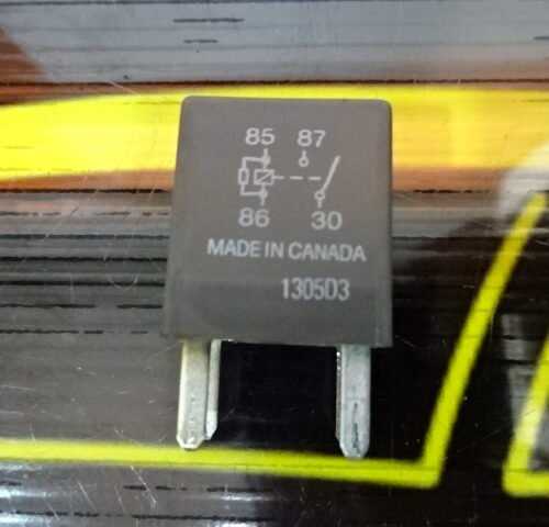 Relé Opel OMRON 12088567 8567 130503