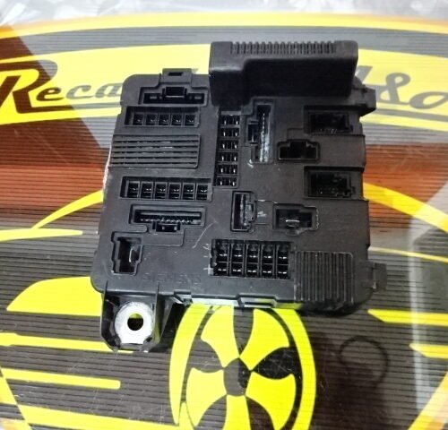 8200306033 S118399300G Caja de fusibles Renault Megane Scenic UPC X84 N3 8200306033 S118399300G