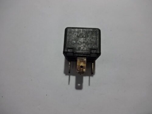 Relé MERCEDES VOLKSWAGEN 0332015011