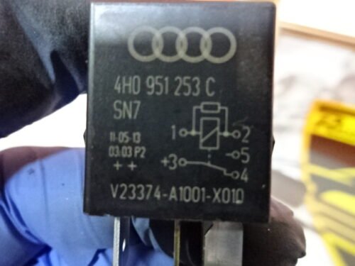 Relé VW Audi Seat Skoda 4H0951253C V23374-A1001-X010