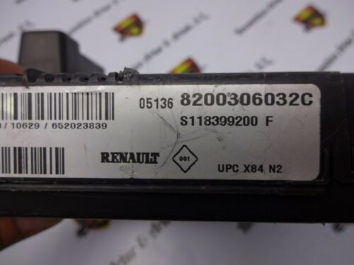 S118399200F UPC Caja de fusibles Renault Megane 8200306032C S118399200F S118399200 F