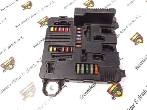 BSI Caja de fusibles Renault Megane 8200306032B S118399200E