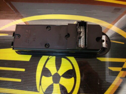 Botonera elevalunas Mitsubishi Carisma SMR740599 MR740599 51459ZOA