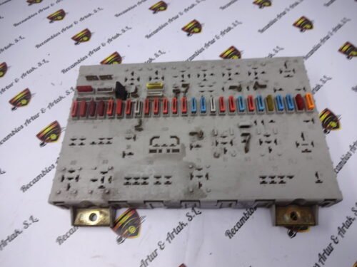 Caja de fusibles MAN 81254446060 896055
