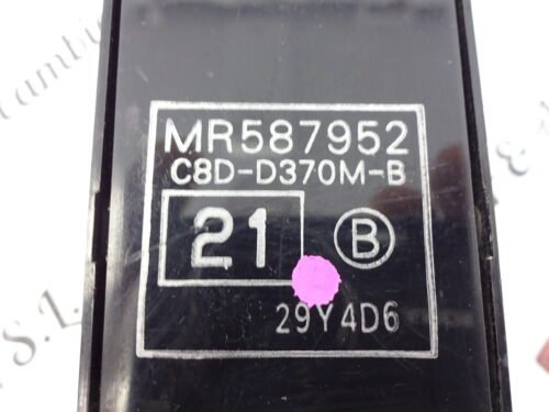 Botonera Elevalunas Mitsubishi L200 MR587952 C8D-D370M-B 29Y4D6