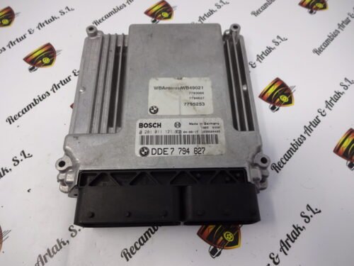 Centralita del motor BMW X3 (E83) 0281011121 DDE 7794627