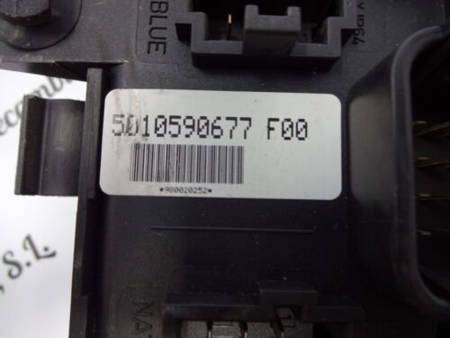 Caja de fusibles  Renault  5010590677 F00 5010590677F00 518849104