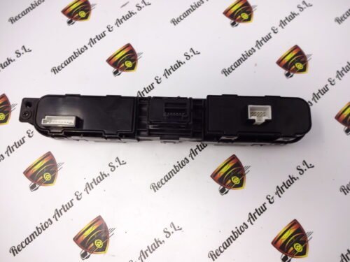 Interruptor de emergencia  KIA Carens 299120106 299128768