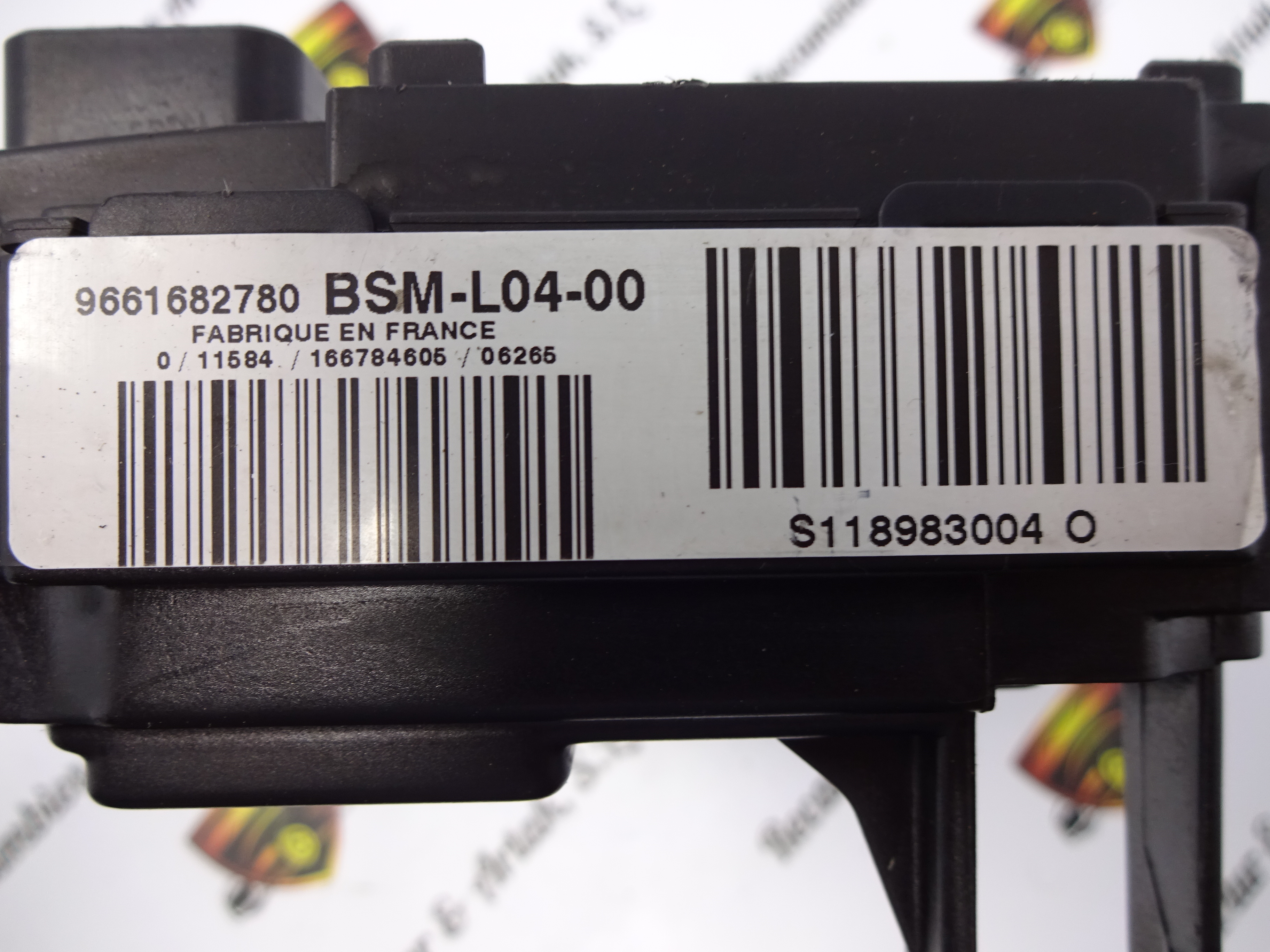 Boîtier Fusible BSM-L04 D'occasion Pour Citroën/Peugeot - Référence 9661682780 / S118983004P