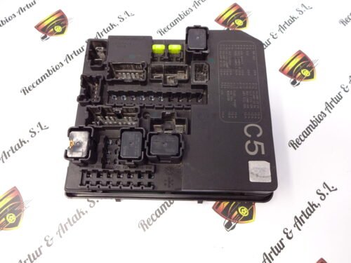 Caja de fusibles  Nissan Juke  284B71KA0D 284B7 1KA0D D807 C5