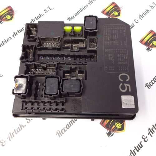 Caja de fusibles  Nissan Juke  284B71KA0D 284B7 1KA0D D807 C5