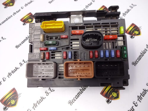 Caja de fusibles Peugeot 407 607 Citroen C4 C5 9675878480 BSM-R05-00