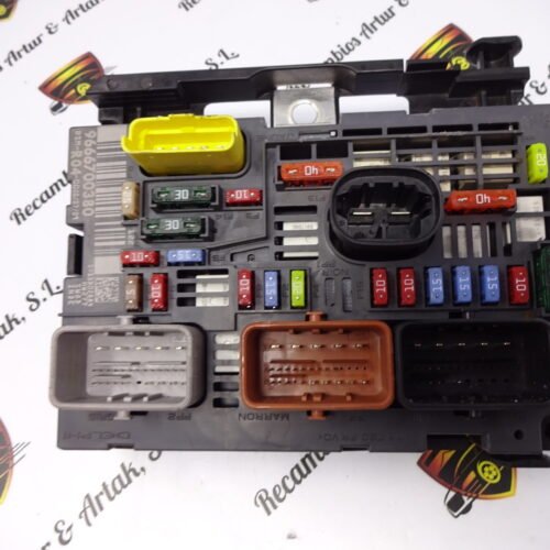 BSM Caja de fusibles Peugeot 308 9666700380 BSM-R04-00