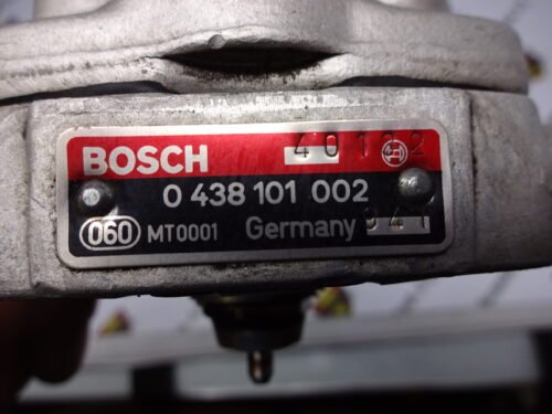 Distribuidor de combustible  Mercedes  W201 W460 BOSCH 0438101002 0 438 101 002