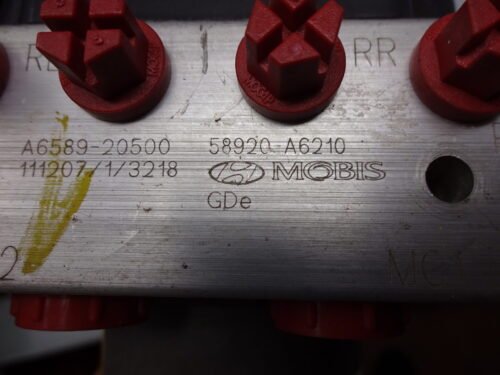 ABS  Hyundai I30 58920A6210 58920-A6210 A658920500 6158945200  A658930500