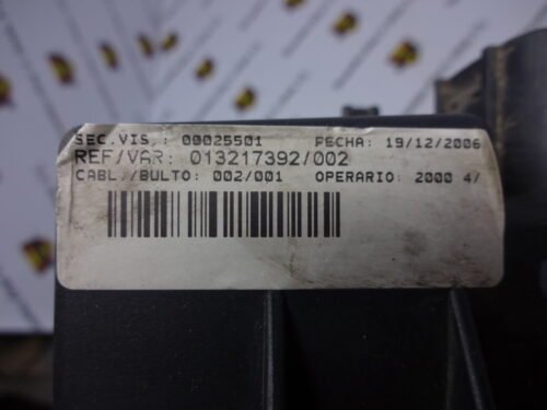Caja de fusibles OPEL Corsa 013217392  13217392 EF 13217392EF 00025501