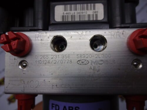ABS Hyundai i30 0265231956 589202L300 58920-2L300 0265800639