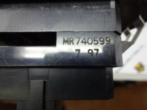 Botonera elevalunas Mitsubishi Carisma MR740599 MR740599