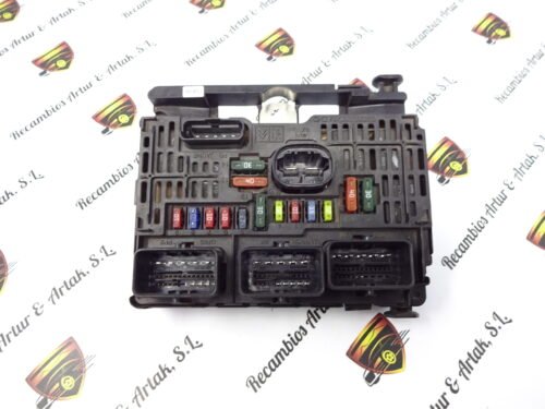 Caja de fusibles Citroen  Peugeot 9656086380 S118983004I BSM-L04-00