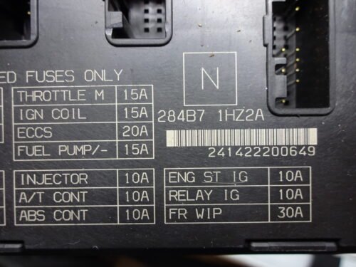 Caja de fusibles  Nissan Note 284B71HZ2A 284B7 1HZ2A