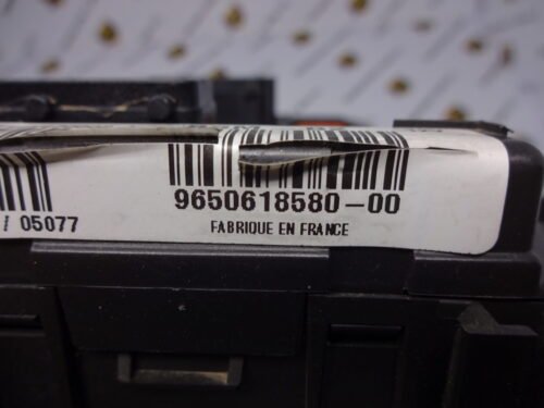 Caja de fusibles Citroen Peugeot T118470002J 9650618580-00 BSM-B2