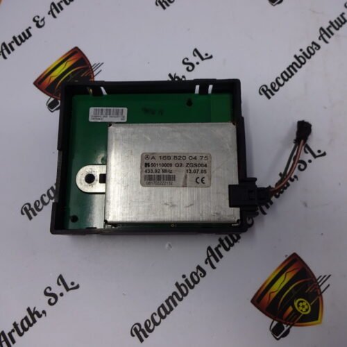 Amplificador de antena Mercedes-Benz A-Class  A1698200475 Q2 ZGS004