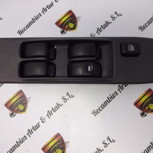 Botonera Elevalunas Mitsubishi Galant MR252814 C8D-D231M