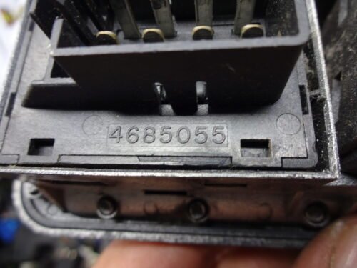 Botonera Elevalunas Chrysler 4685055