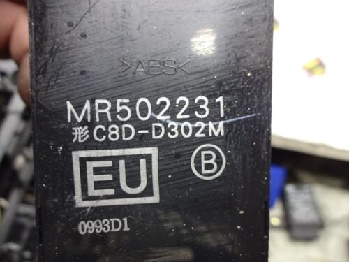 Botonera Elevalunas MITSUBISHI OUTLANDER MR502231 C8D-D302M