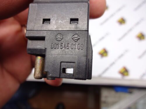 0015450109 Sensor de Interruptor De Luz De Freno Mercedes 0015450109