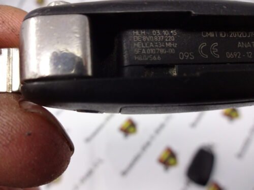 5FA010780-00 8V0837220 5FA01078000 Llave de control AUDI 5FA010780-00 8V0837220 5FA01078000