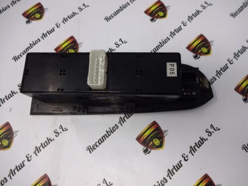 Botonera elevalunas Hyundai Trajet 620W03030 612W06690