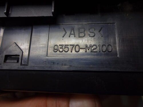Botonera Elevalunas Hyundai Mitsubishi 93570M2100 93570-M2100