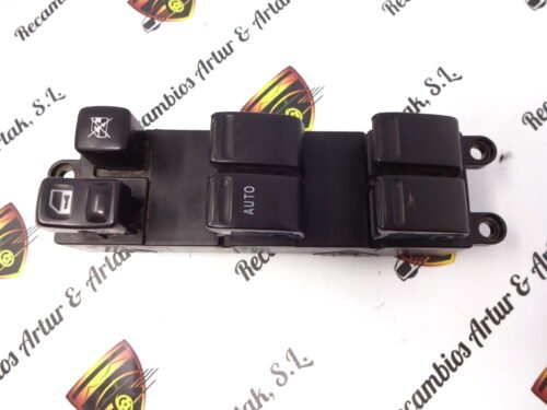 Botonera Elevalunas  NISSAN M-100 1.F.L.30 2.010 3.030.GR