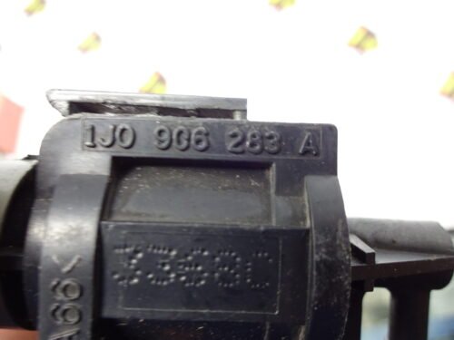 Válvula de vacío AUDI A6 VW Golf 1J0906283A 1JO906283A