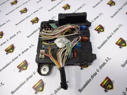 Caja de fusibles Renault Megane Scenic UPC X84 N3 8200306033 S118399300G