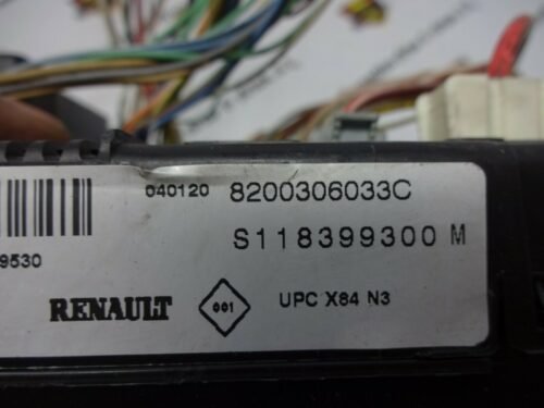 Caja de fusibles Renault Scenic Megane 8200306033C S118399300M UPC X84 N3