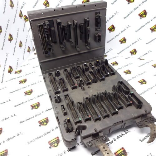 Caja de fusibles Renault Premium 5010232687 50 10 232 687 Caja de fusibles Renault Premium 5010232687 50 10 232 687