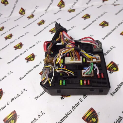 Caja de fusibles Renault Scenic 284B69553R USM JR95 XV