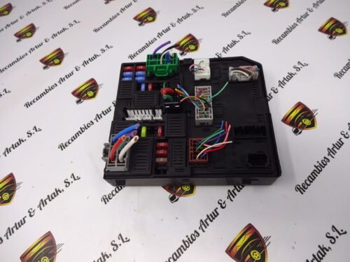 Caja de fusibles  Nissan Qashqai 284B75NA0A 284B7 5NA0A ND