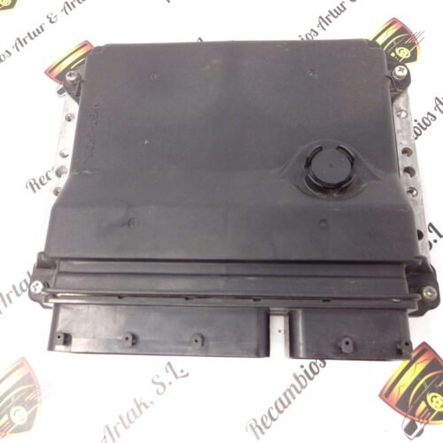 Centralita del motor  Toyota Avensis 8966105D30 89661-05D30 MB285900-0181